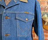 1980s Vintage WRANGLER Men's Authentic Western Cowboy Style Denim Trucker Jean Jacket with Corduroy Collars Blanket Lined - Size 38 (MEDIUM)