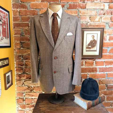 1970s LEVI'S Action Suit Jacket Vintage Men's Disco Era Gray / Brown Plaid Polyester Sport Coat / Blazer by Levi Strauss - Size 42 (LARGE)