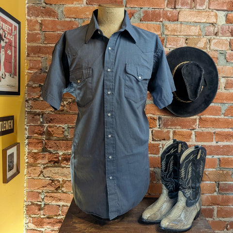 1980s Vintage Flying R Ranchwear Gray Western Shirt Men's Cowboy Style Short Sleeve Pearl Snap Shirt by Ruddock Mfg. Co. - Size XL Tall