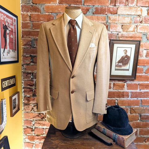 1970s Camel Hair Men's Suit Jacket Vintage Light Brown / Beige 100% Blazer / Sport Coat by Hart Schaffner & Marx - Size 40 Long (MEDIUM)