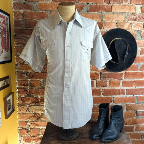 1980s Vintage Flying R Ranchwear Light Gray Western Shirt Men's Cowboy Style Short Sleeve Pearl Snap Shirt by Ruddock Mfg. Co. - Size XL
