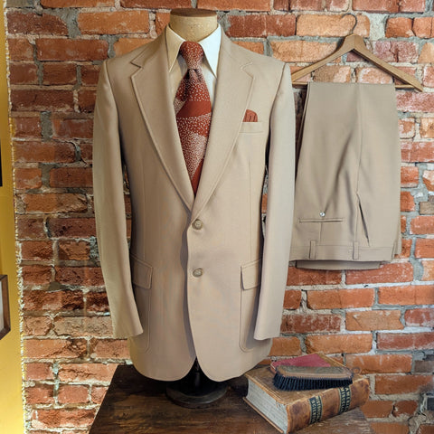 1970s 2 Piece Tan Suit Men's Vintage Disco Era Polyester Light Brown Jacket / Sport Coat and Pants / Trousers by Haggar - Size 42 L (LARGE)