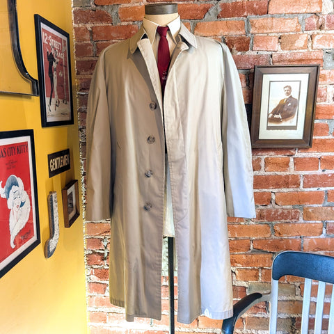 1960s-70s Men's Vintage London Fog Overcoat Light Khaki All Weather Coat with removeable Winter Pile Lining - Size 42 R (LARGE)