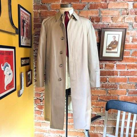1960s-70s Men's Vintage London Fog Overcoat Light Khaki All Weather Coat with removeable Winter Pile Lining - Size 40 Long (MEDIUM)