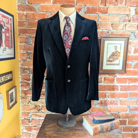 1970s Vintage Black Velvet Men's Suit Jacket Disco Era Sport Coat / Blazer with double vented back by Monsieur Lauro - Size 42 (LARGE)