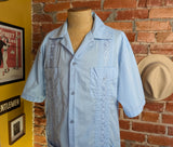 1990s Vintage Men's Light Blue Guayabera Mexican Beach Wedding Shirt – Size XL