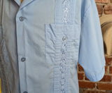 1990s Vintage Men's Light Blue Guayabera Mexican Beach Wedding Shirt – Size XL
