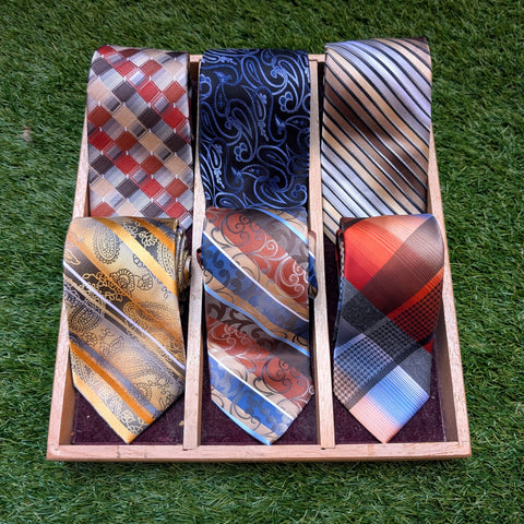 Lot of 6 Vintage VAN HEUSEN Neckties circa 1998-2006 Silk & Polyester Wide Y2K Men's Tie Collection Plaid Paisley Stripe and Geometric Ties