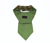 1970s Vintage Hardy Amies Ascot Tie, Men's Green Ornate Patterned Pre-tied Ascot with Velcro Closure, London, British MOD